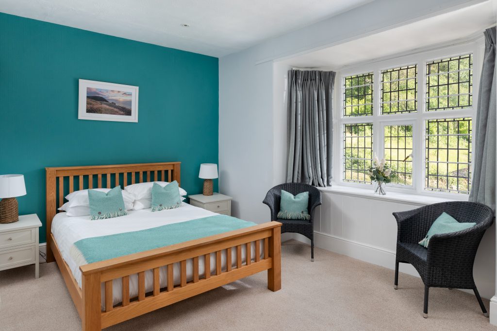 ROOM 10 FAMILY ROOM KING BED