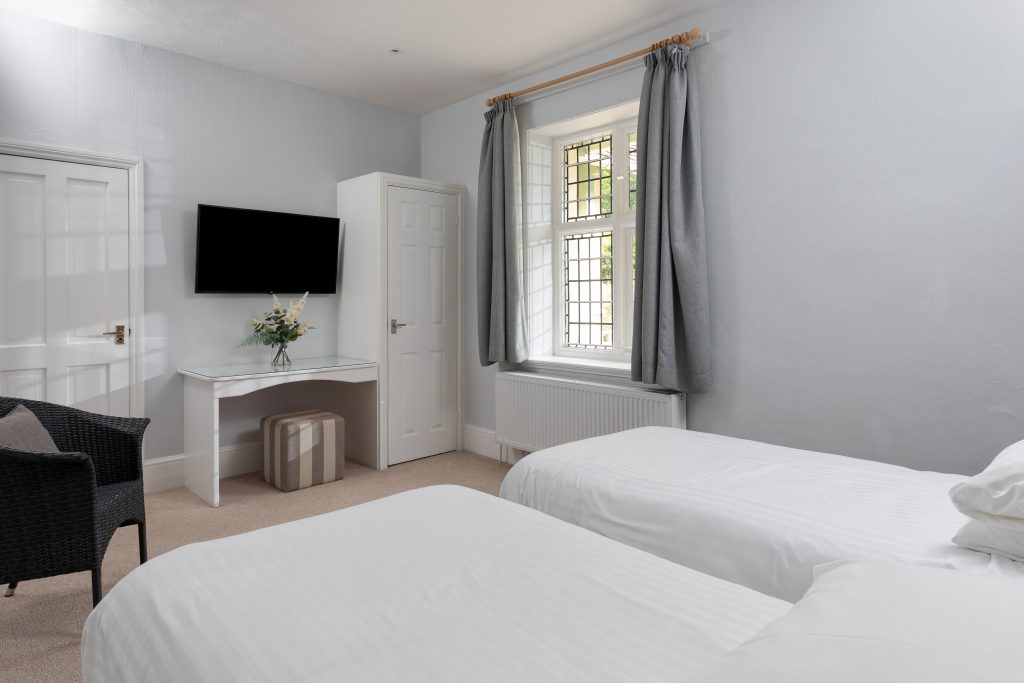 ROOM 10 FAMILY ROOM TWIN