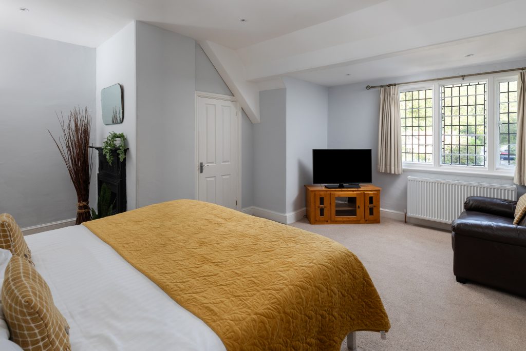 ROOM 8 FLEXIBLE BEDDING